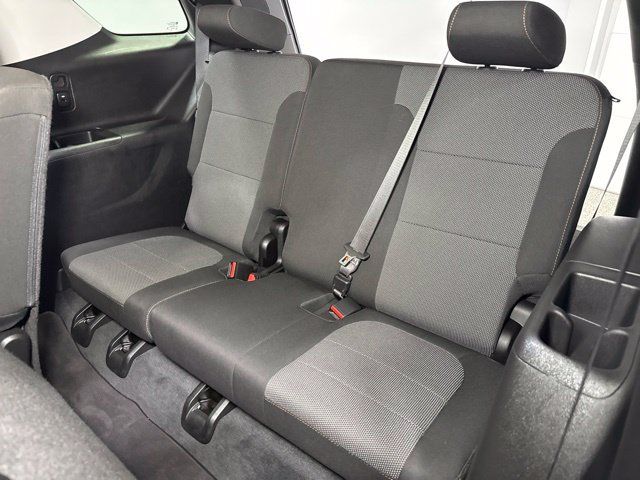 Used 2020 Chevrolet Traverse LT FWD image 27