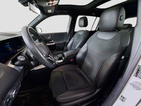 Used 2021 Mercedes-Benz GLB 250 4MATIC image 12