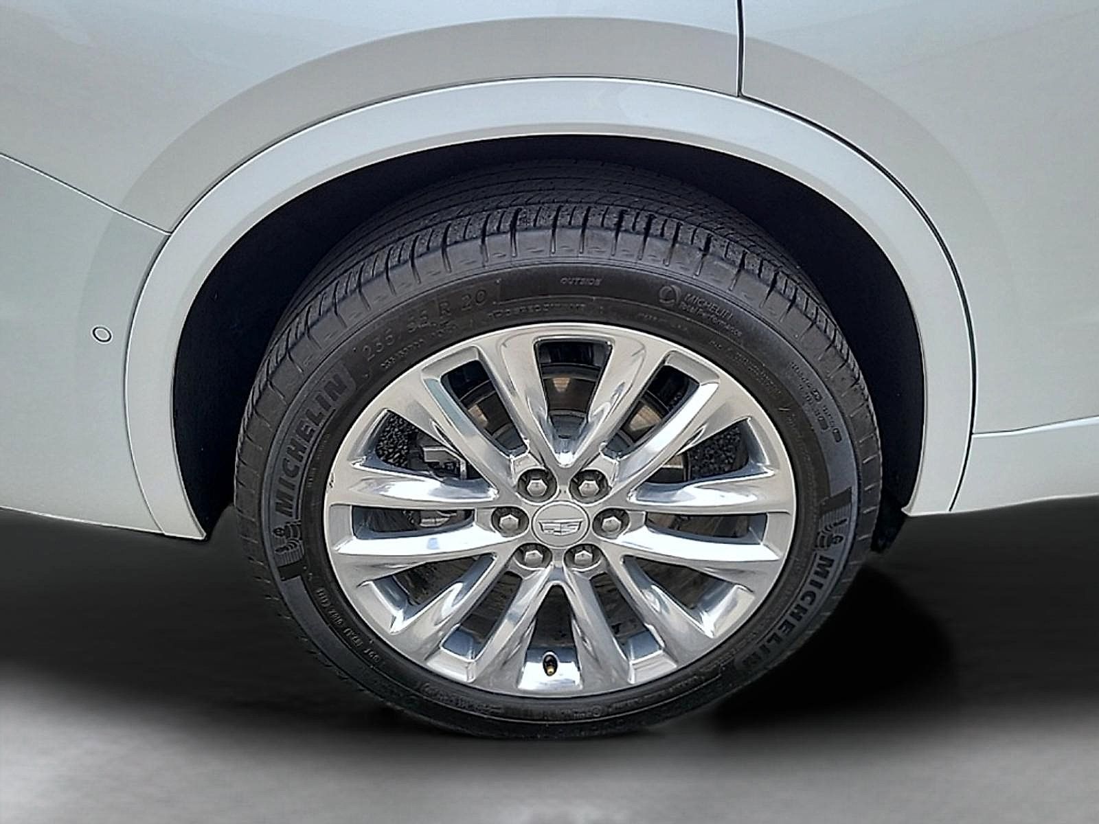 Certified 2024 Cadillac XT6 Premium Luxury w/ Technology Package AWD/4WD image 9