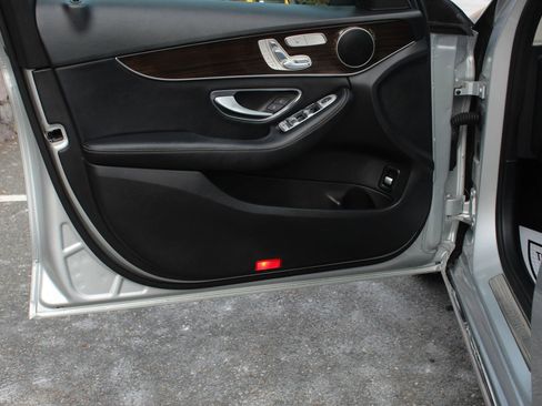 Used 2017 Mercedes-Benz C 300 4MATIC Sedan image 12