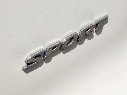 Used 2022 Honda Pilot Sport image 11