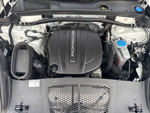 Used 2018 Porsche Macan image 26