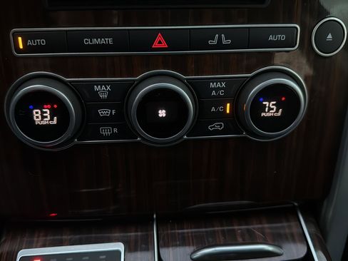 Used 2016 Land Rover Range Rover HSE image 23