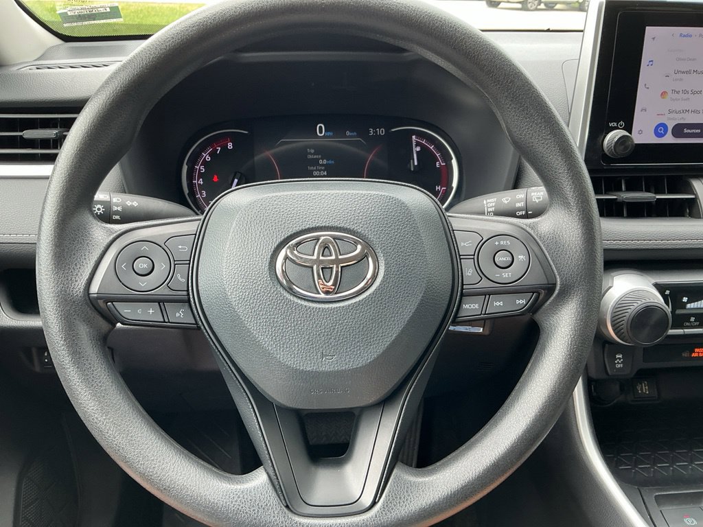 Used 2025 Toyota RAV4 LE AWD/4WD image 21