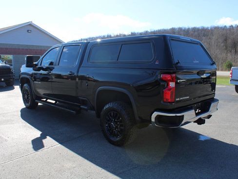 Used 2022 Chevrolet Silverado 2500 LT w/ Convenience Package image 3