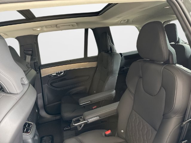 New 2027 Volvo XC90 T8 Plus AWD/4WD image 25