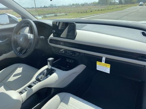 New 2026 Honda HR-V LX image 16