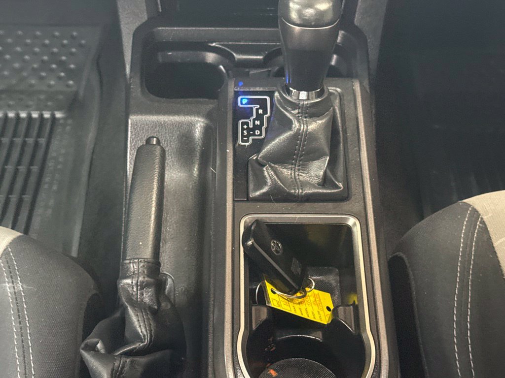 Used 2022 Toyota Tacoma TRD Sport AWD/4WD image 16