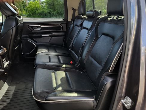 Used 2019 RAM 1500 Laramie AWD/4WD image 16