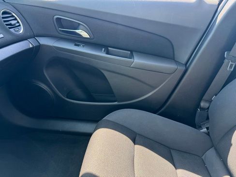 Used 2016 Chevrolet Cruze LT image 17