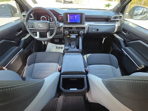 Certified 2025 Toyota Tacoma TRD Off-Road image 4