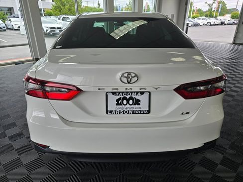 Used 2022 Toyota Camry LE FWD image 4