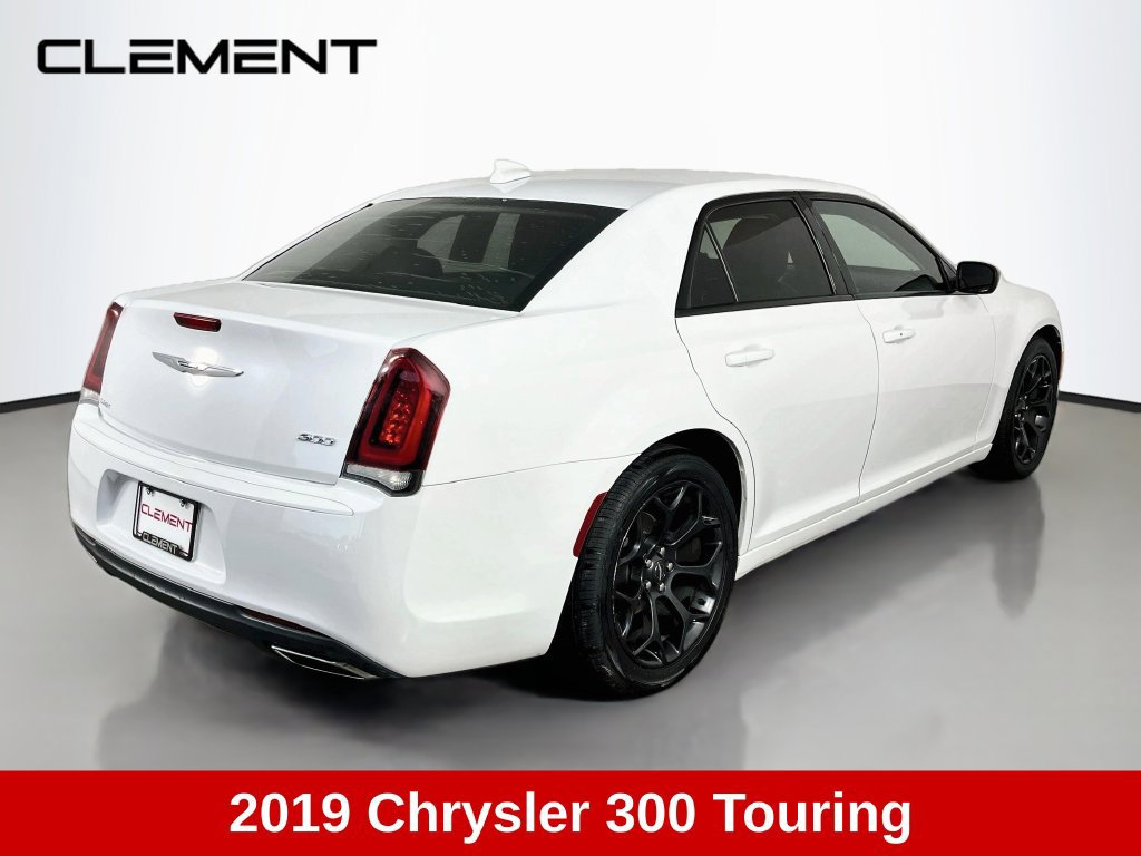 Used 2019 Chrysler 300 Touring w/ Sport Appearance Package RWD image 5