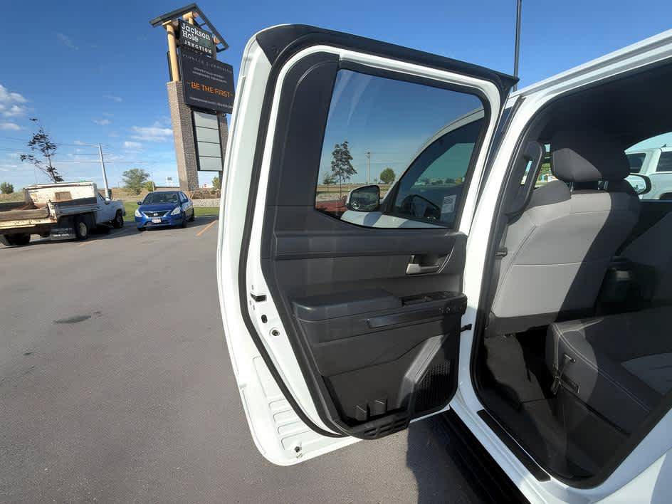 Used 2024 Toyota Tacoma TRD Sport AWD/4WD image 19