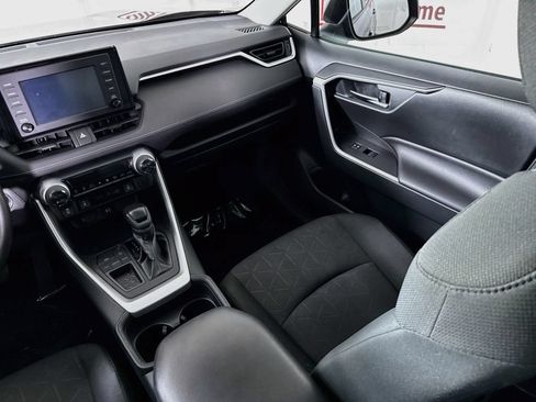 Used 2019 Toyota RAV4 XLE w/ Convenience Package FWD image 25