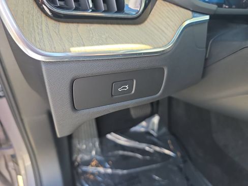 Used 2026 Volvo XC60 B5 Plus w/ Protection Package Premier AWD/4WD image 24
