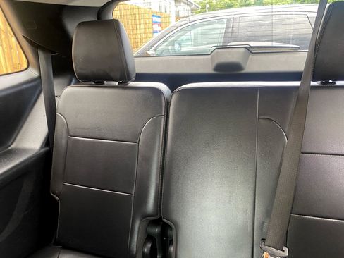 Used 2021 Chevrolet Traverse RS image 14