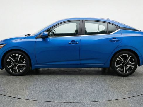 Used 2025 Nissan Sentra SV image 5