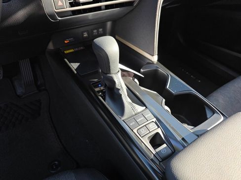 Used 2026 Toyota Camry LE FWD image 27
