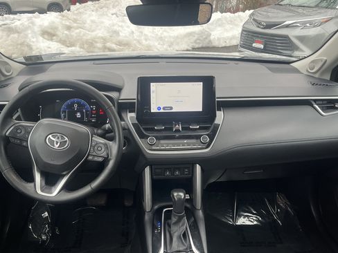Certified 2023 Toyota Corolla Cross XLE image 18