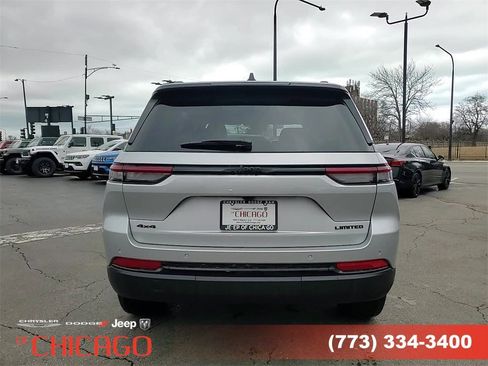 Certified 2025 Jeep Grand Cherokee Limited w/ Black Appearance Package image 6