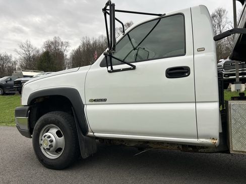 Used 2004 Chevrolet Silverado 3500 2WD Regular Cab image 5