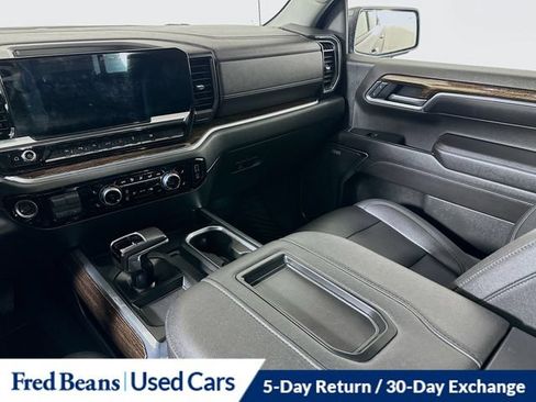 Used 2022 GMC Sierra 1500 Elevation w/ Elevation Premium Package AWD/4WD image 31