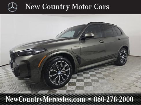 Used 2024 BMW X5 xDrive50e w/ M Sport Package image 4