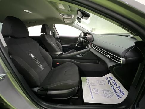 Used 2023 Hyundai Elantra SEL w/ Convenience Package FWD image 28