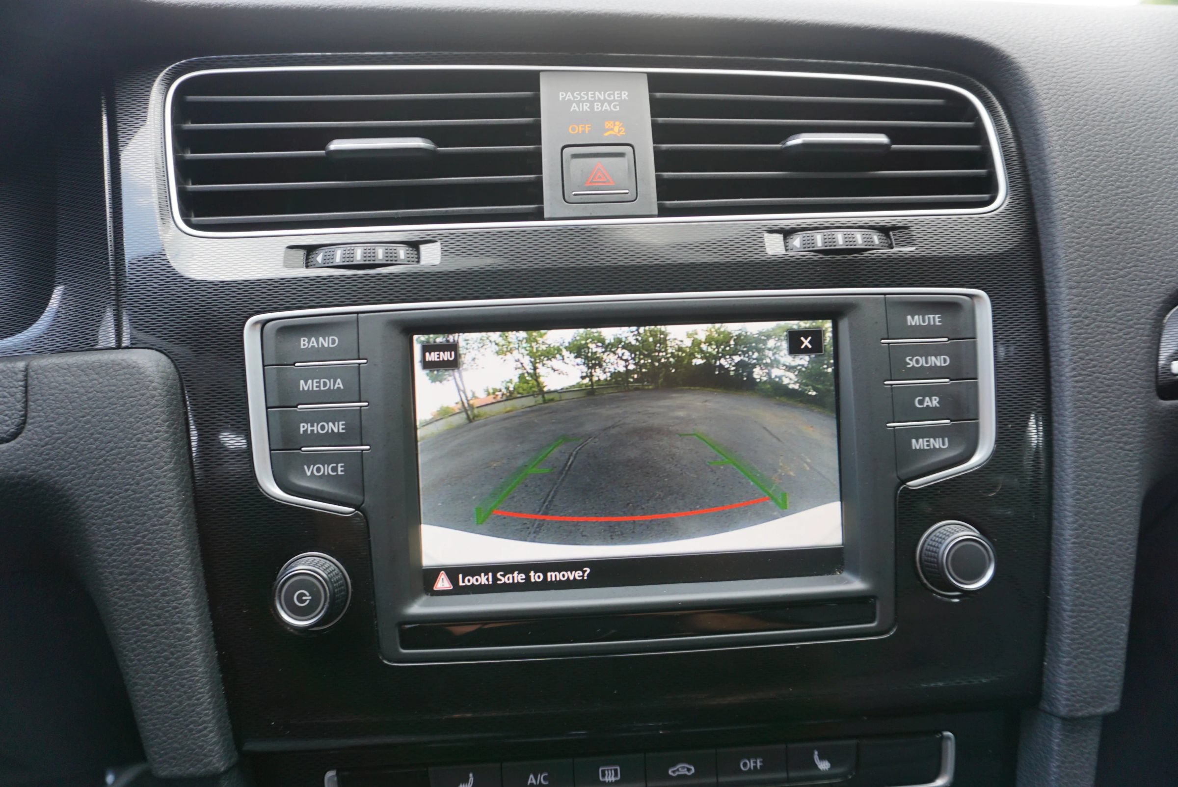 Used 2017 Volkswagen GTI SE FWD image 37