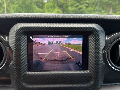 Used 2022 Jeep Gladiator Sport AWD/4WD image 20