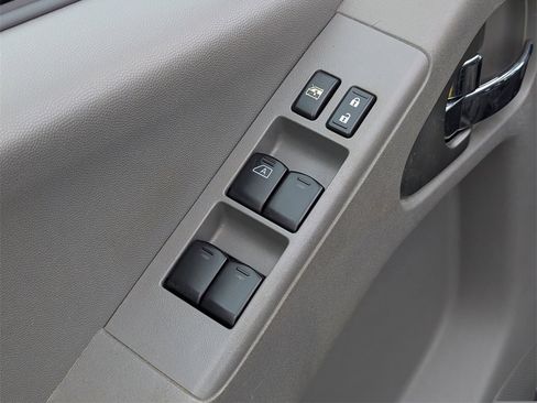 Used 2019 Nissan Frontier Desert Runner image 16