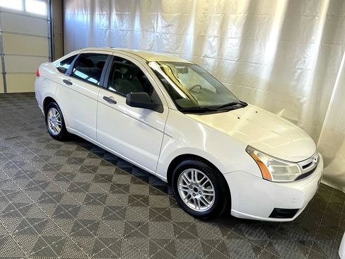 Used 2010 Ford Focus SE image 10