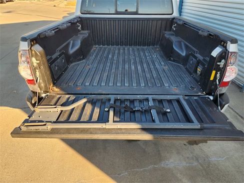 Used 2013 Toyota Tacoma PreRunner image 19