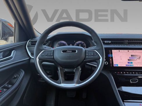 New 2026 Jeep Grand Cherokee Altitude image 11