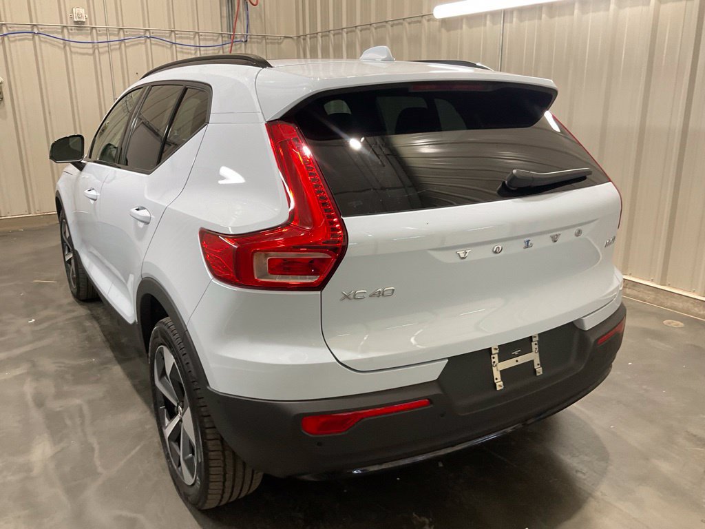 Used 2026 Volvo XC40 B5 Plus AWD/4WD image 21