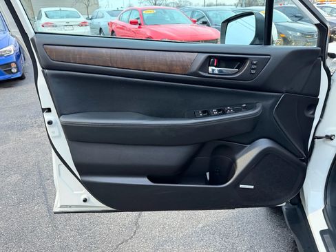 Used 2017 Subaru Outback 3.6R Limited image 18