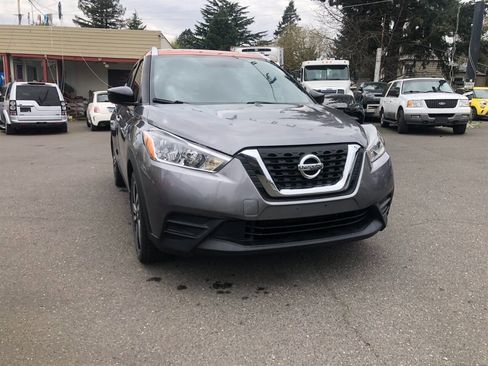 Used 2019 Nissan Kicks SV image 6