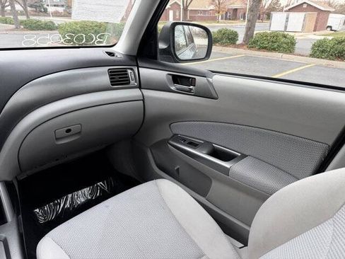 Used 2013 Subaru Forester 2.5X Premium w/ Popular Pkg 2 AWD/4WD image 5