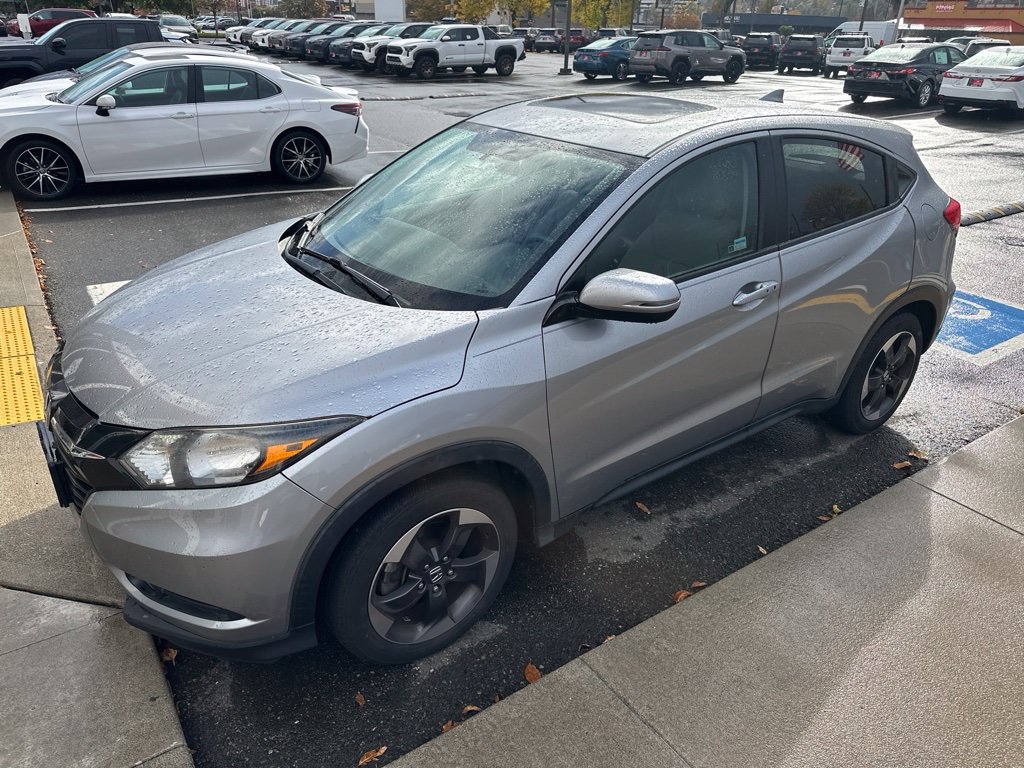 Used 2018 Honda HR-V EX image 2