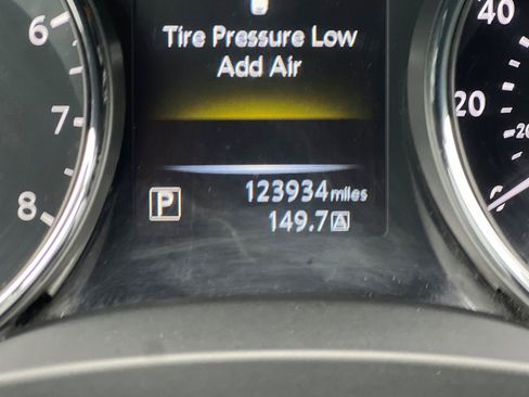 Used 2016 Nissan Rogue SL image 24