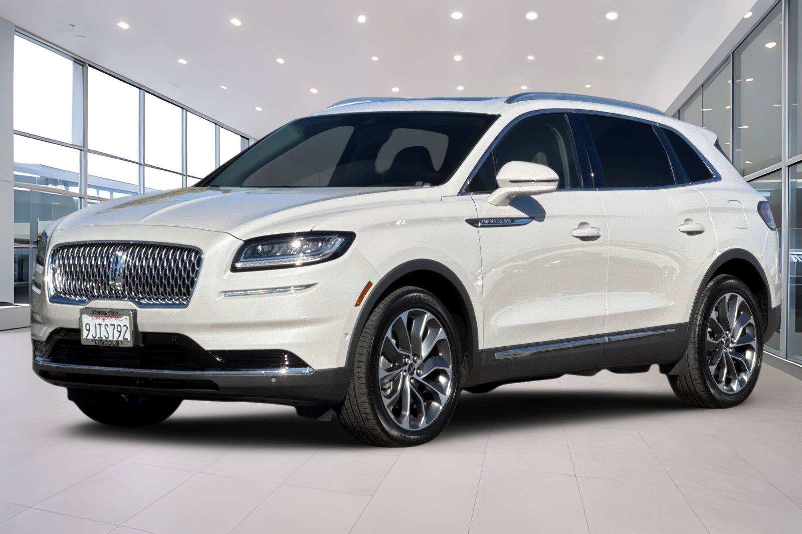 Used 2023 Lincoln Nautilus Reserve w/ Equipment Group 201A AWD/4WD image 8