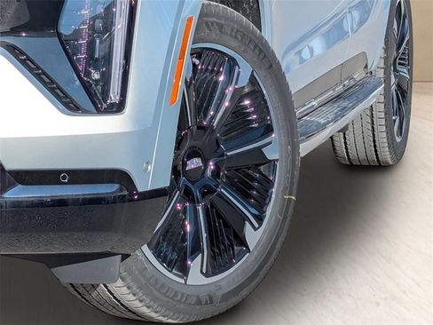 Used 2025 Cadillac Escalade IQ Sport 1 w/ LPO, Floor Liner Package image 2