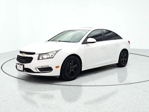 Used 2015 Chevrolet Cruze LT image 4