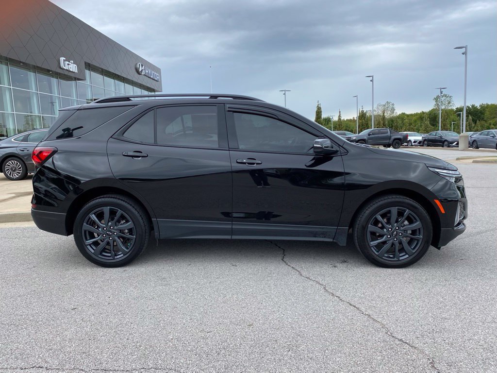 Used 2022 Chevrolet Equinox RS w/ RS Leather Package AWD/4WD image 9