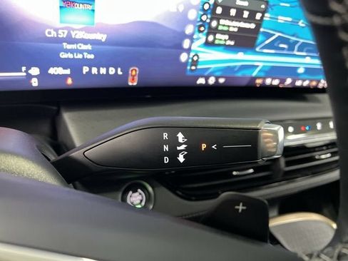 Certified 2025 Buick Enclave Avenir w/ Super Cruise Package FWD image 16