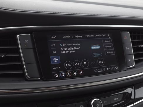 Used 2023 Buick Enclave Essence image 18