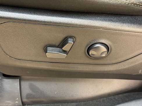 Used 2022 RAM 1500 Big Horn AWD/4WD image 16