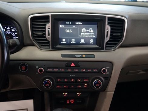 Used 2017 Kia Sportage EX image 7