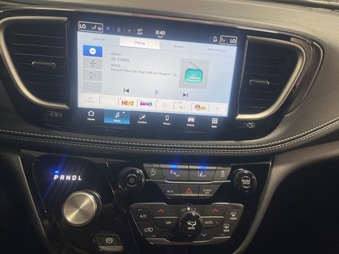 New 2026 Chrysler Pacifica Select image 18